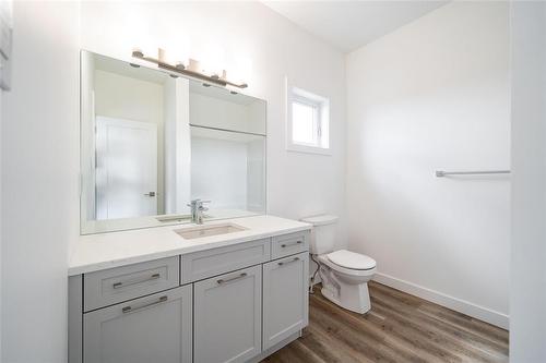 35 Chimney Swift Way, St Adolphe, MB - Indoor Photo Showing Bathroom