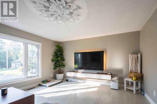 232 Downs Road, Quinte West, ON - Indoor Photo Showing Living Room