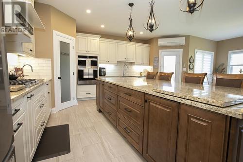 60 Queensgate Blvd, Sault Ste. Marie, ON - Indoor Photo Showing Kitchen With Upgraded Kitchen