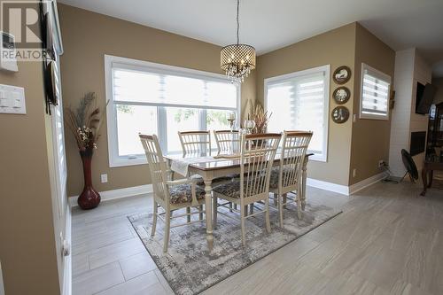 60 Queensgate Blvd, Sault Ste. Marie, ON - Indoor Photo Showing Dining Room