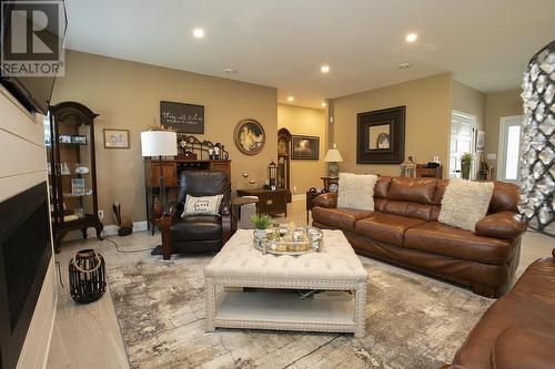 60 Queensgate Blvd, Sault Ste. Marie, ON - Indoor Photo Showing Living Room With Fireplace