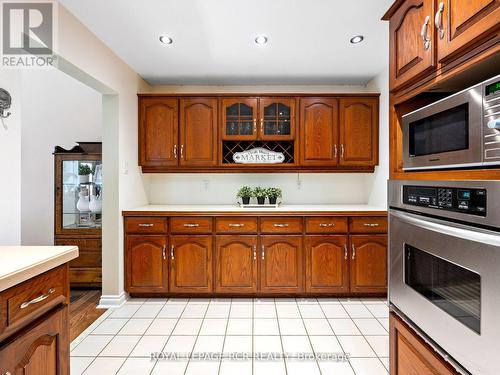 832 Boston Mills Road, Caledon, ON - Indoor Photo Showing Kitchen