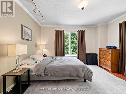 832 Boston Mills Road, Caledon, ON - Indoor Photo Showing Bedroom