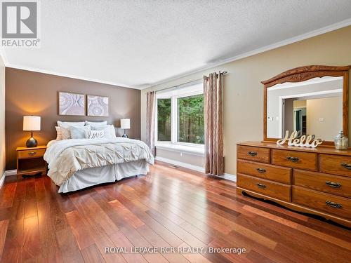 832 Boston Mills Road, Caledon, ON - Indoor Photo Showing Bedroom