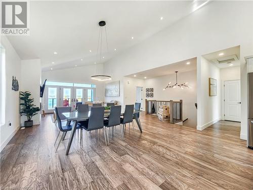 138 Sunset Boulevard, Georgian Bluffs, ON - Indoor Photo Showing Dining Room