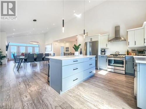 138 Sunset Boulevard, Georgian Bluffs, ON - Indoor Photo Showing Kitchen With Upgraded Kitchen