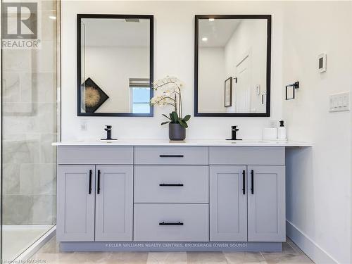 138 Sunset Boulevard, Georgian Bluffs, ON - Indoor Photo Showing Bathroom