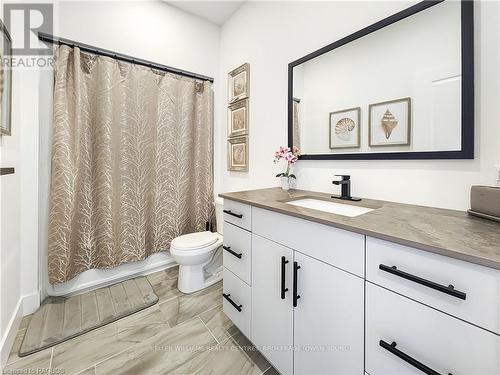 138 Sunset Boulevard, Georgian Bluffs, ON - Indoor Photo Showing Bathroom