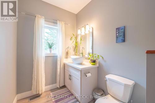 572 Sixth Line, Havelock-Belmont-Methuen, ON - Indoor Photo Showing Bathroom