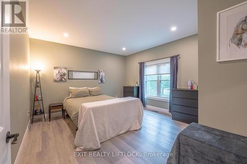 572 Sixth Line, Havelock-Belmont-Methuen, ON - Indoor Photo Showing Bedroom