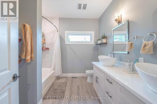 572 Sixth Line, Havelock-Belmont-Methuen, ON - Indoor Photo Showing Bathroom