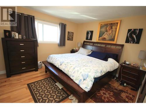 6487 Coyote Street, Oliver, BC - Indoor Photo Showing Bedroom