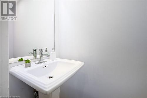 30 Times Square Boulevard Unit# 70, Hamilton, ON - Indoor Photo Showing Bathroom