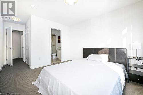 30 Times Square Boulevard Unit# 70, Hamilton, ON - Indoor Photo Showing Bedroom