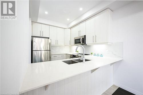 30 Times Square Boulevard Unit# 70, Hamilton, ON - Indoor Photo Showing Kitchen With Double Sink With Upgraded Kitchen