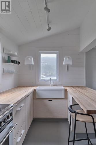 18-20 Burden'S Point, Salvage, NL - Indoor Photo Showing Kitchen