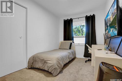 89 Mcnab Crescent, Regina, SK - Indoor Photo Showing Bedroom