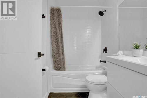 89 Mcnab Crescent, Regina, SK - Indoor Photo Showing Bathroom