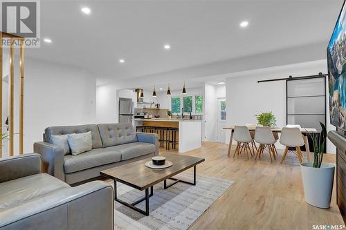 89 Mcnab Crescent, Regina, SK - Indoor Photo Showing Living Room