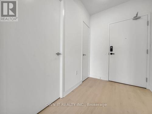 5705 - 3900 Confederation Parkway, Mississauga, ON - Indoor Photo Showing Other Room