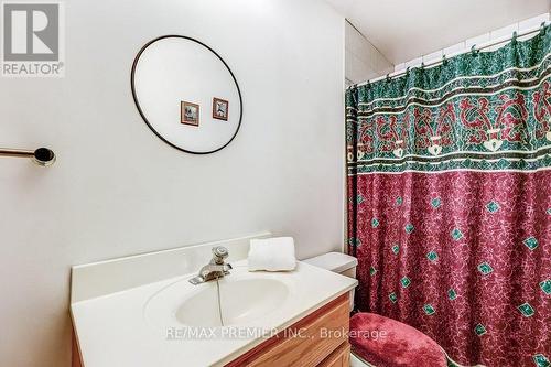 2360 Whaley Drive, Mississauga, ON - Indoor Photo Showing Bathroom