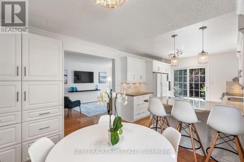 4216 Viburnum Court, Mississauga, ON - Indoor Photo Showing Dining Room