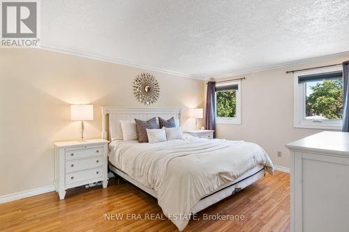 4216 Viburnum Court, Mississauga (Creditview), ON - Indoor Photo Showing Bedroom