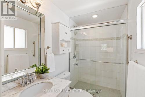 4216 Viburnum Court, Mississauga, ON - Indoor Photo Showing Bathroom