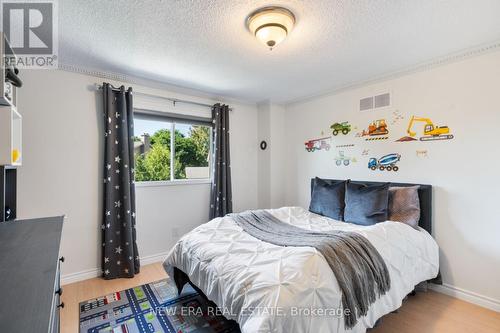 4216 Viburnum Court, Mississauga, ON - Indoor Photo Showing Bedroom