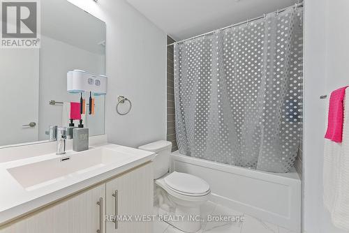 80 - 10 William Jackson Way, Toronto, ON - Indoor Photo Showing Bathroom