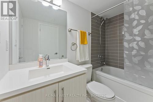 80 - 10 William Jackson Way, Toronto, ON - Indoor Photo Showing Bathroom