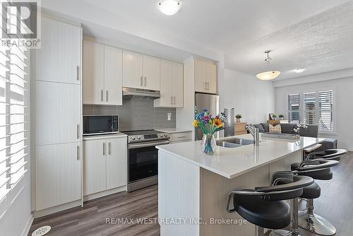 80 - 10 William Jackson Way, Toronto (Mimico), ON - Indoor Photo Showing Kitchen With Double Sink With Upgraded Kitchen