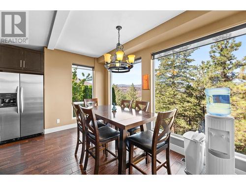 2210 Quail Run Drive, Kelowna, BC - Indoor Photo Showing Dining Room