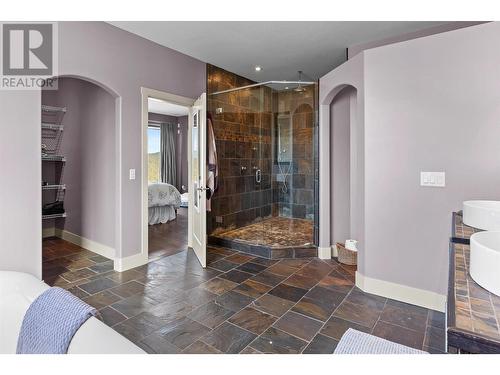 2210 Quail Run Drive, Kelowna, BC - Indoor Photo Showing Bathroom