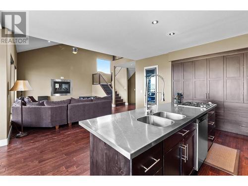 2210 Quail Run Drive, Kelowna, BC - Indoor Photo Showing Kitchen With Double Sink