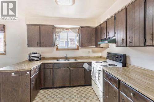 107 Fred Cook Drive, Bradford West Gwillimbury (Bradford), ON - Indoor Photo Showing Kitchen With Double Sink