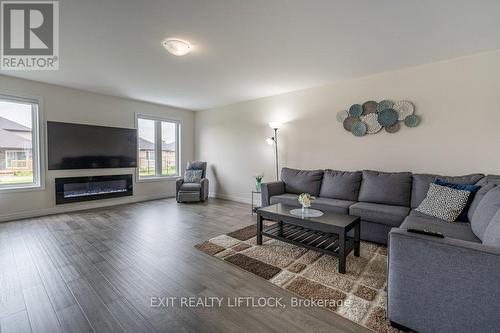 7 Oliver Lane, Asphodel-Norwood (Norwood), ON - Indoor Photo Showing Living Room With Fireplace