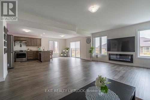 7 Oliver Lane, Asphodel-Norwood (Norwood), ON - Indoor Photo Showing Living Room With Fireplace