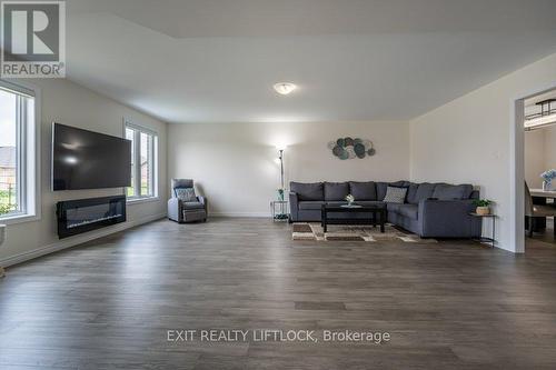 7 Oliver Lane, Asphodel-Norwood (Norwood), ON - Indoor Photo Showing Living Room