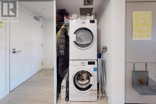 916 - 19 Western Battery Road E, Toronto, ON - Indoor Photo Showing Laundry Room