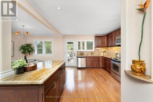 169 Kennard Avenue, Toronto, ON - Indoor Photo Showing Kitchen With Upgraded Kitchen