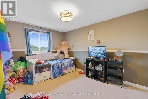 16 Gosney Crescent W, Barrie (Painswick North), ON - Indoor Photo Showing Bedroom