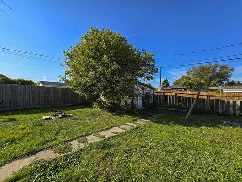 1009 Frederica Street W, Thunder Bay, ON - Outdoor With Backyard