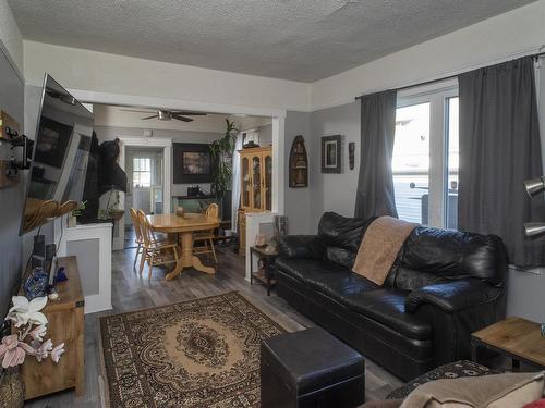 1009 Frederica Street W, Thunder Bay, ON - Indoor Photo Showing Living Room