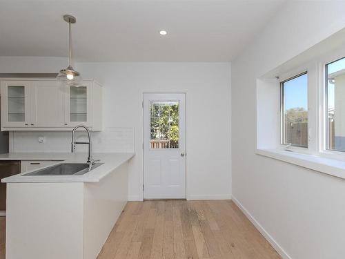 26 Manion Street, Thunder Bay, ON - Indoor Photo Showing Kitchen