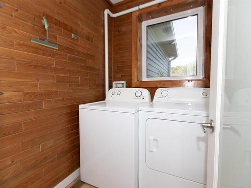 26 Manion Street, Thunder Bay, ON - Indoor Photo Showing Laundry Room