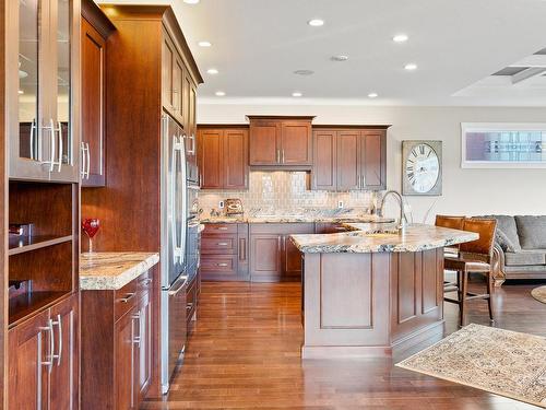 9-1900 Irongate Place, Kamloops, BC - Indoor Photo Showing Kitchen With Upgraded Kitchen