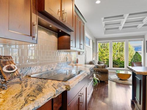 9-1900 Irongate Place, Kamloops, BC - Indoor Photo Showing Kitchen With Upgraded Kitchen