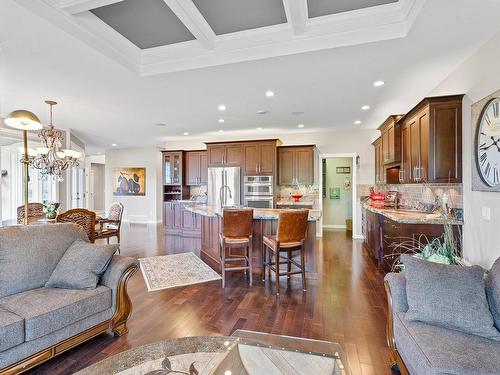 9-1900 Irongate Place, Kamloops, BC - Indoor Photo Showing Living Room