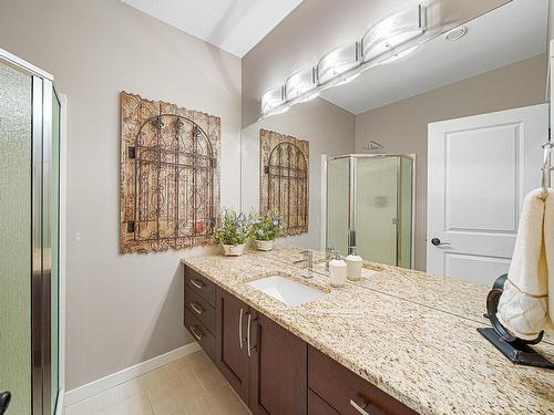 9-1900 Irongate Place, Kamloops, BC - Indoor Photo Showing Bathroom